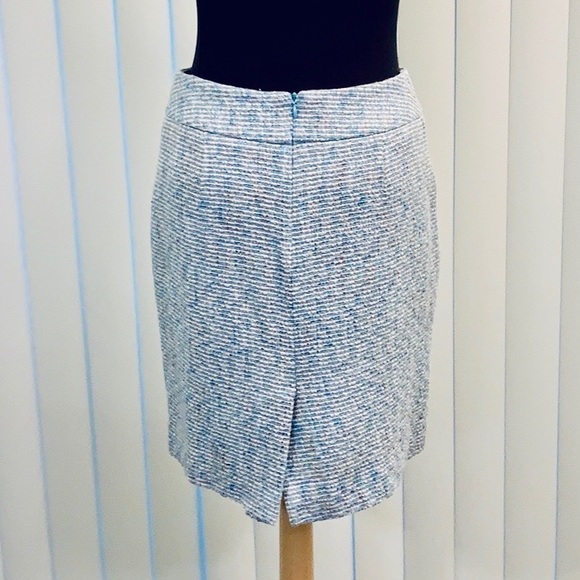 Albert Nipon tweed skirt. - Picture 3 of 11